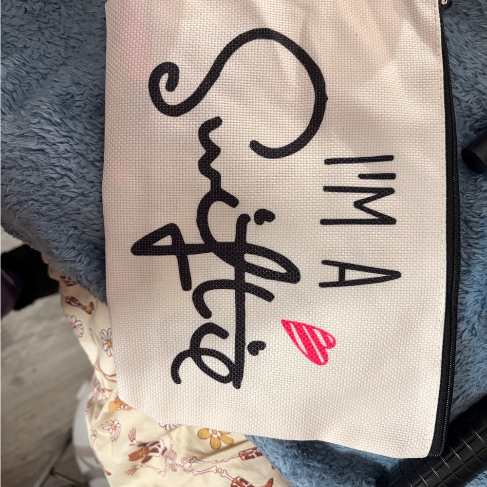 White and Black 'I'm a Swiftie' Pouch